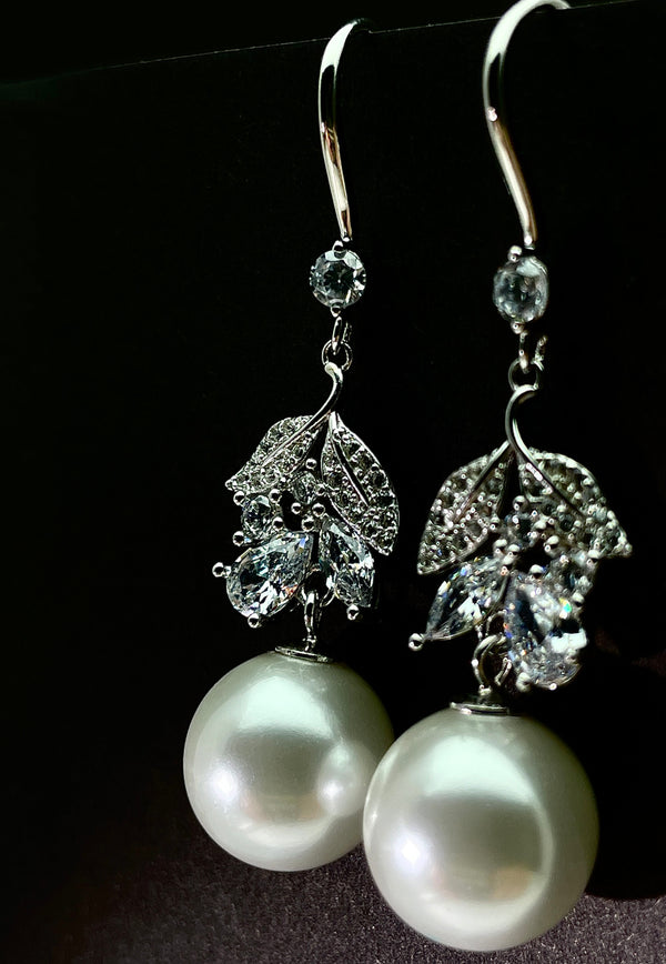 Silver Leaf Pearl Earring